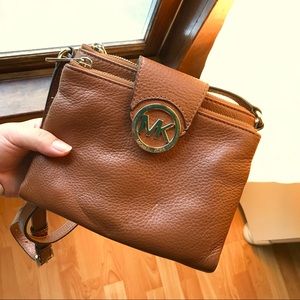 MICHAEL KORS crossbody👜 *perfect for a night out*